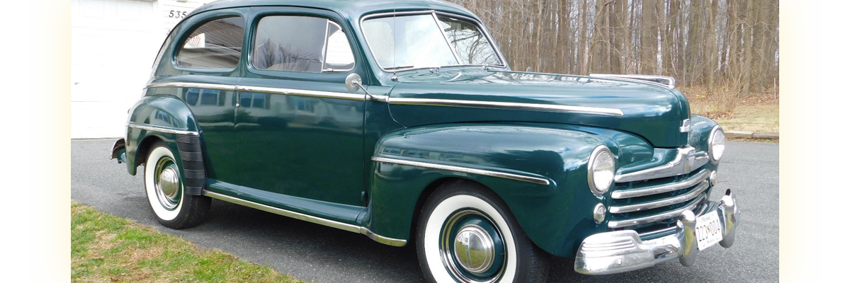 1948 Ford Deluxe 2-Door Sedan