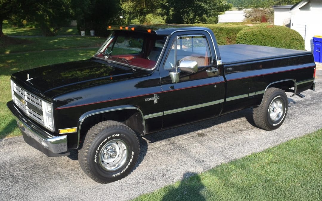 1987 Chevrolet Silverado 1500 4×4 Frame Off Build 350 V8 (video)